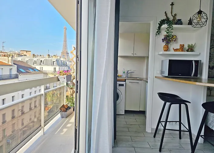 Balcony View Tour Eiffel *